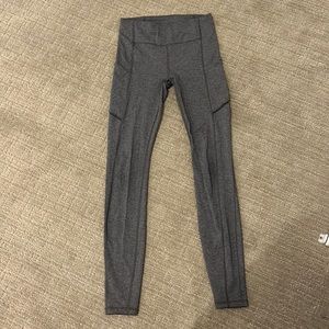 Grey Lulu lemon leggings with pockets and zipper